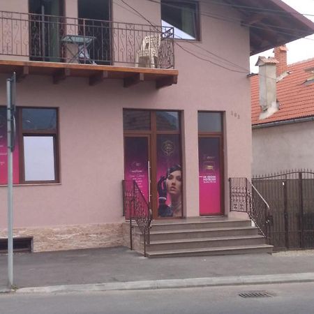 Cazare Regim Hotelier Zărneşti Kültér fotó