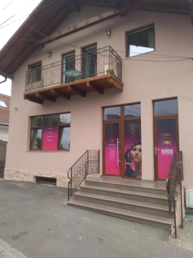 Cazare Regim Hotelier Zărneşti Kültér fotó