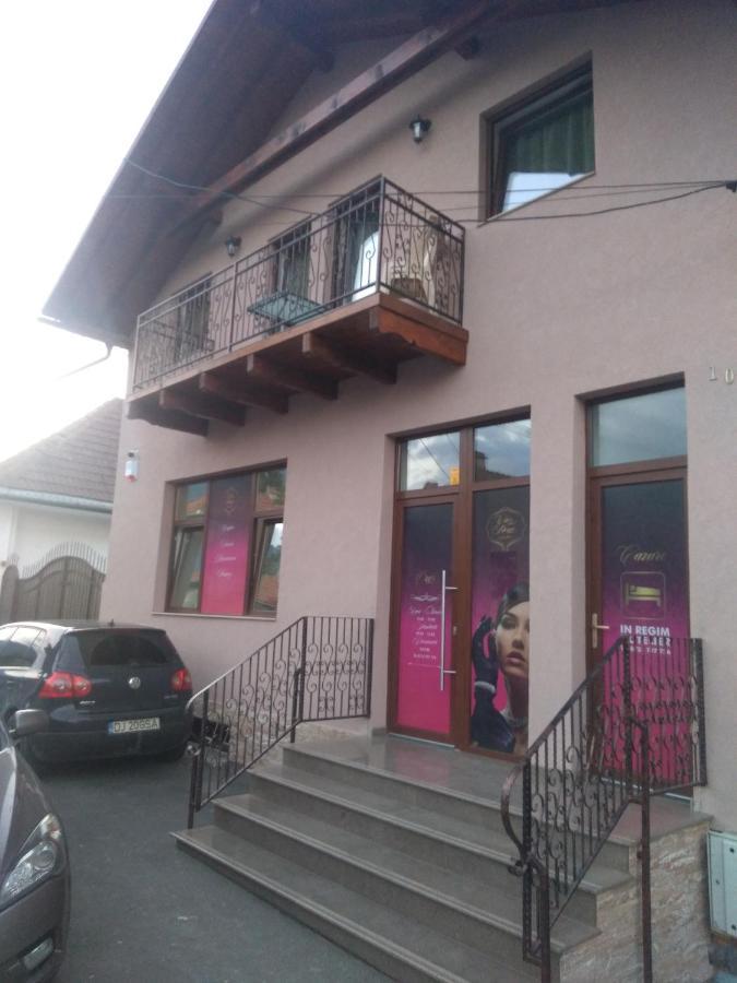 Cazare Regim Hotelier Zărneşti Kültér fotó