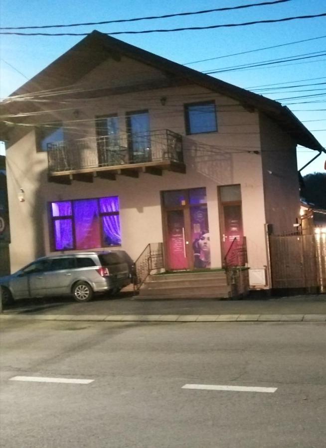 Cazare Regim Hotelier Zărneşti Kültér fotó